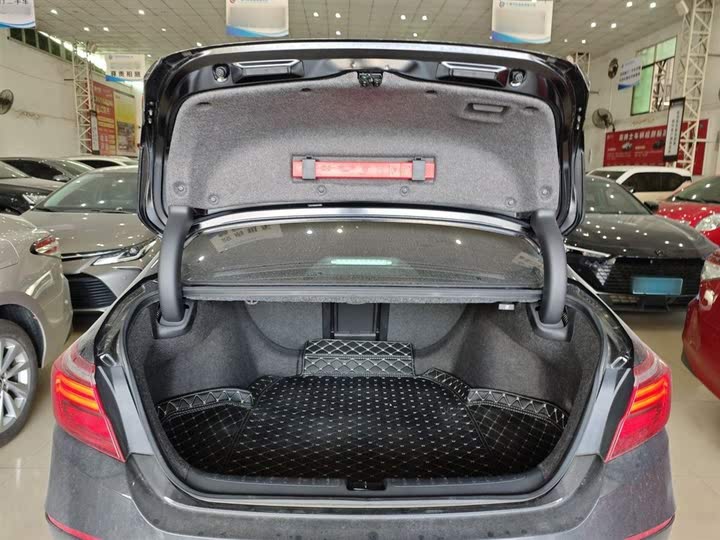 Фото 19 - Honda Inspire