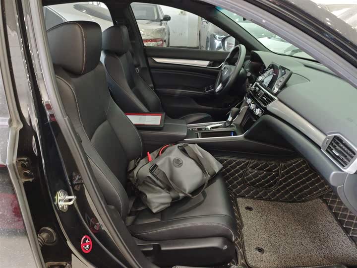 Фото 25 - Honda Inspire