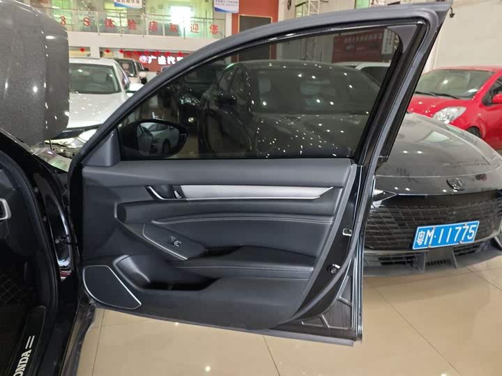 Фото 26 - Honda Inspire