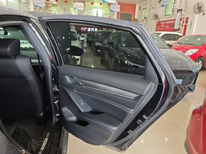 Фото 27 - Honda Inspire