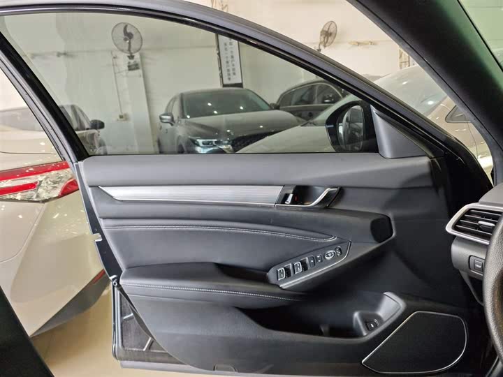 Фото 28 - Honda Inspire