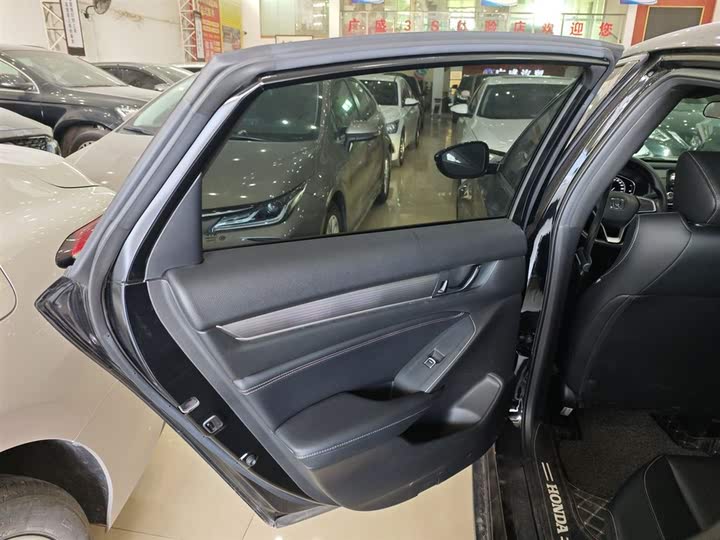 Фото 29 - Honda Inspire