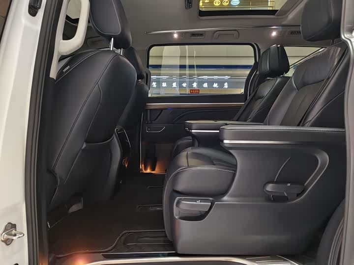 Фото 13 - GAC Trumpchi M8