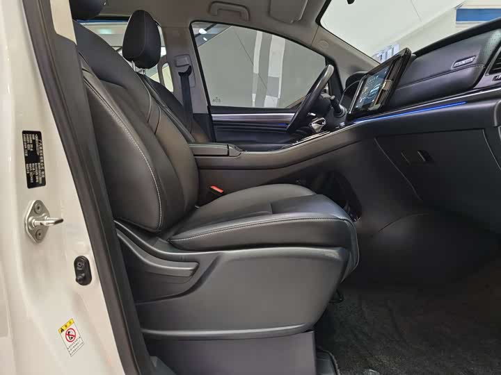 Фото 25 - GAC Trumpchi M8