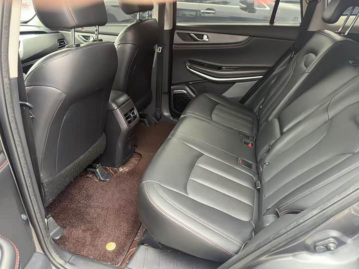 Фото 8 - Changan CS75