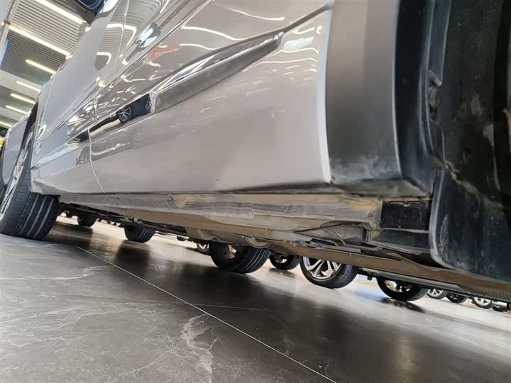 Фото 22 - Geely Monjaro