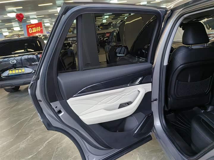 Фото 29 - Geely Monjaro