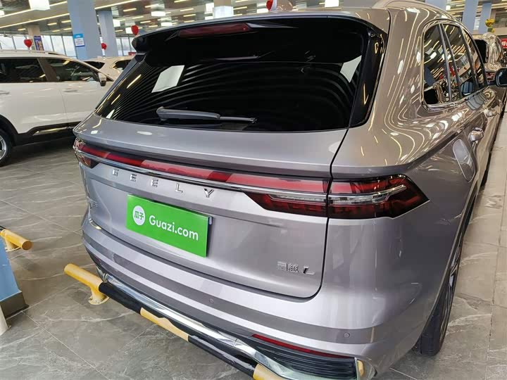 Фото 6 - Geely Monjaro