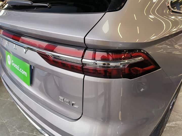 Фото 8 - Geely Monjaro