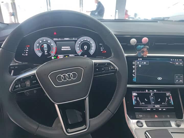 Фото 14 - Audi A6L