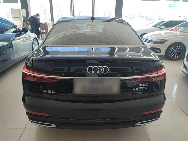 Фото 8 - Audi A6L