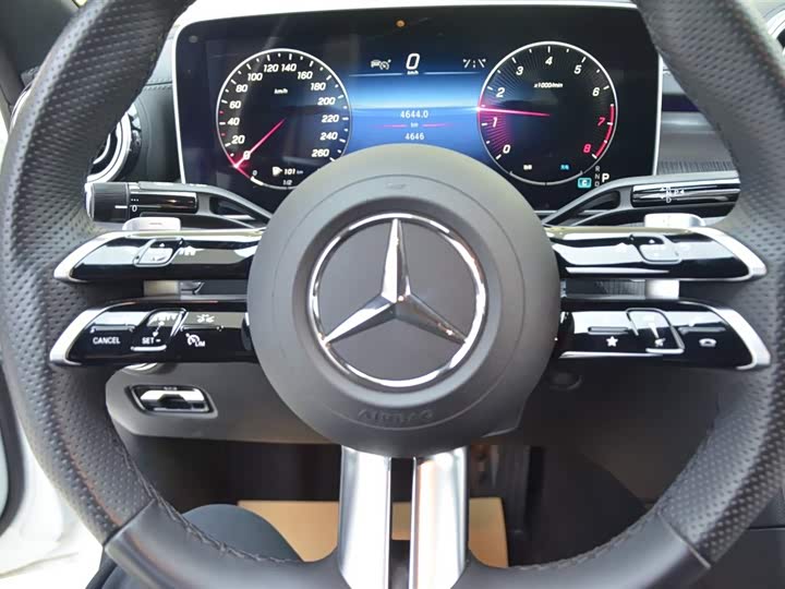 Фото 8 - Mercedes-Benz C-Class