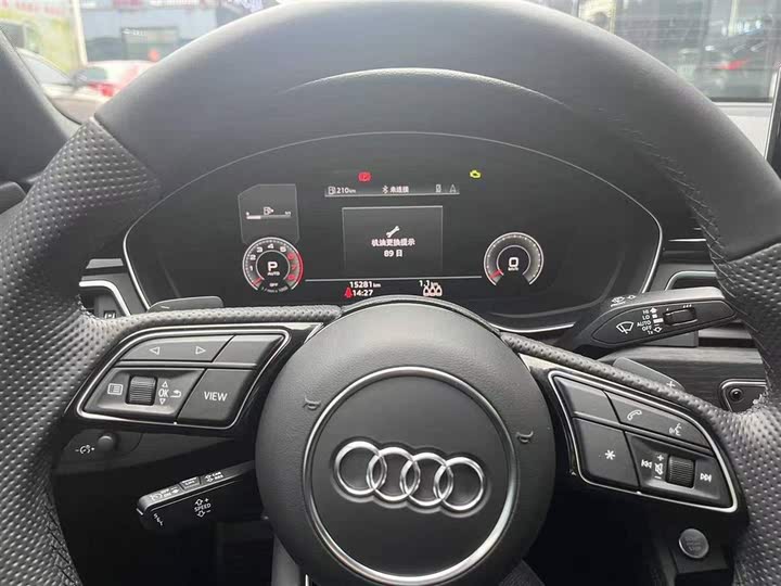 Фото 5 - Audi A4L