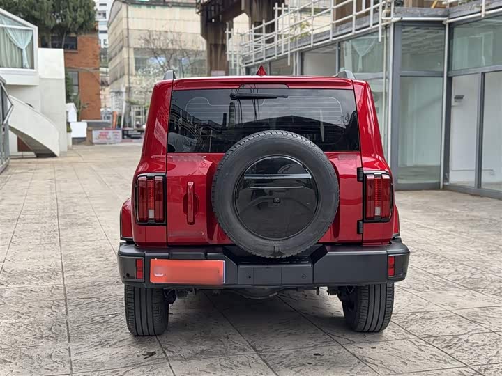 Фото 10 - Tank 300