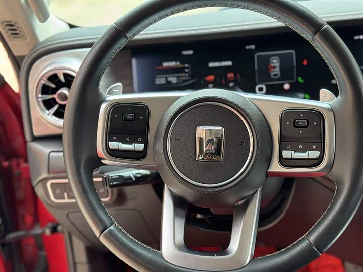 Фото 18 - Tank 300