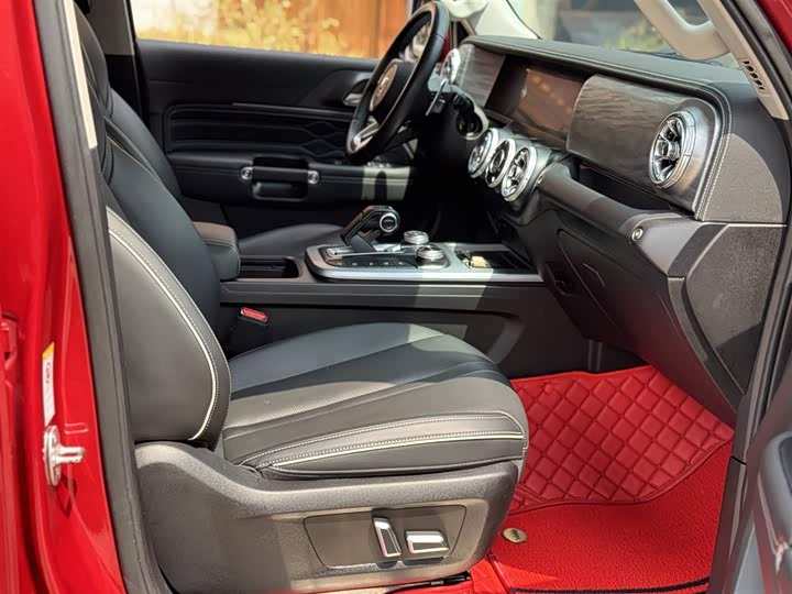 Фото 2 - Tank 300