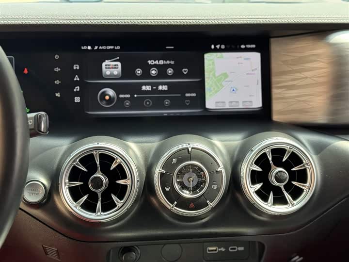 Фото 20 - Tank 300