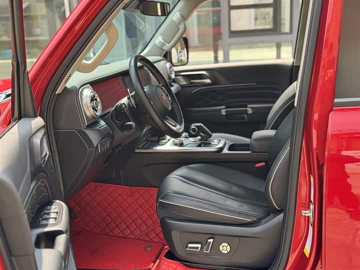 Фото 4 - Tank 300