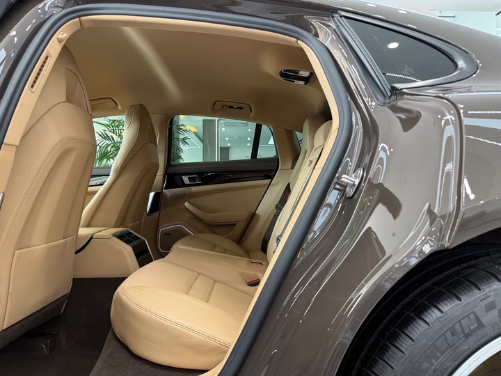 Фото 5 - Porsche Panamera