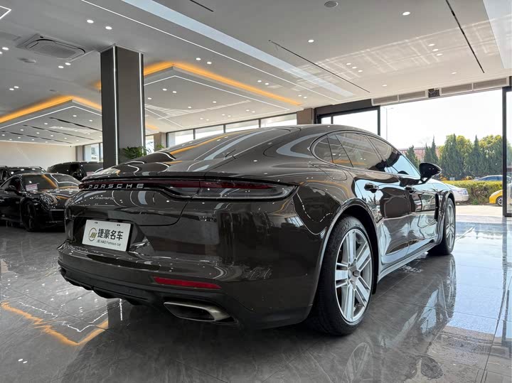 Фото 8 - Porsche Panamera