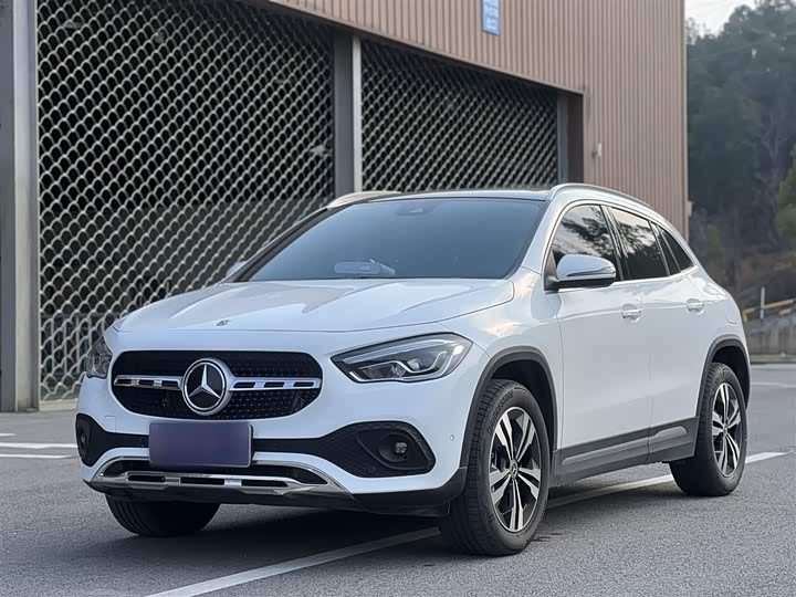 Фото 1 - Mercedes-Benz GLA-Class