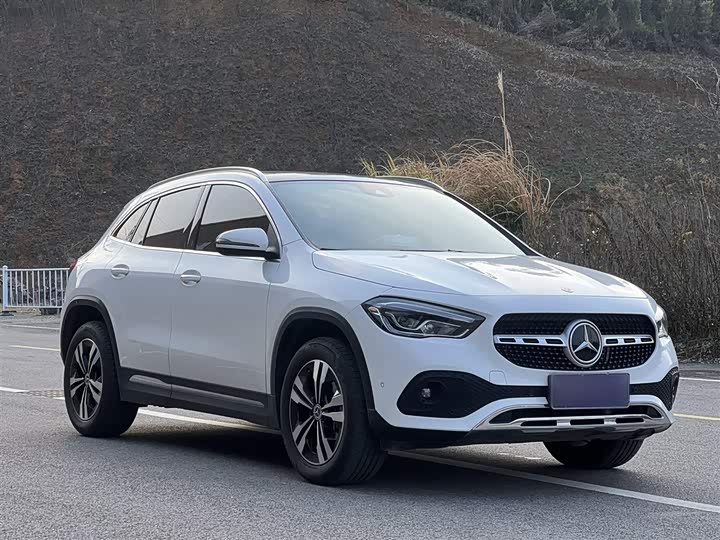 Фото 3 - Mercedes-Benz GLA-Class