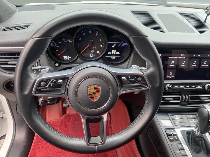 Фото 13 - Porsche Macan