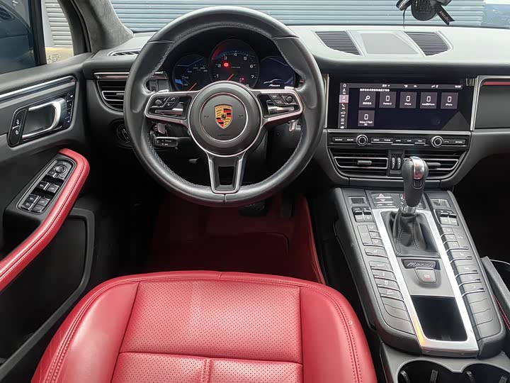 Фото 16 - Porsche Macan