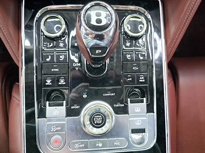 Фото 17 - Bentley Flying Spur