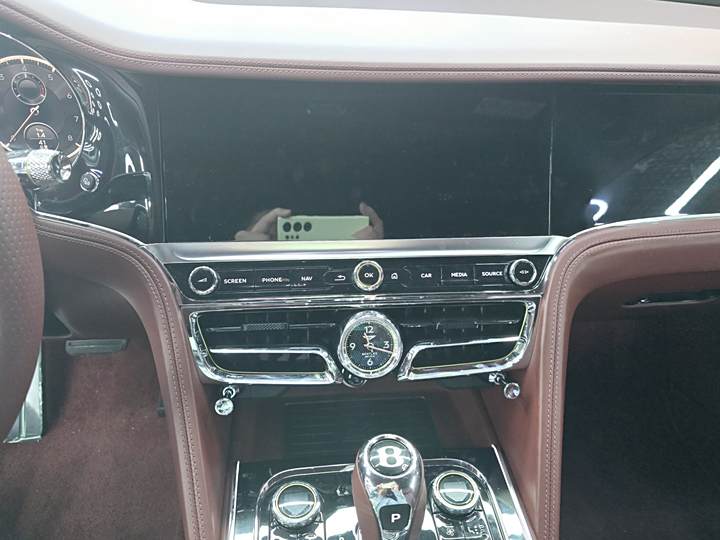 Фото 19 - Bentley Flying Spur