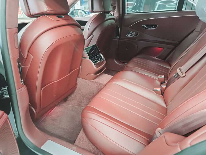 Фото 23 - Bentley Flying Spur