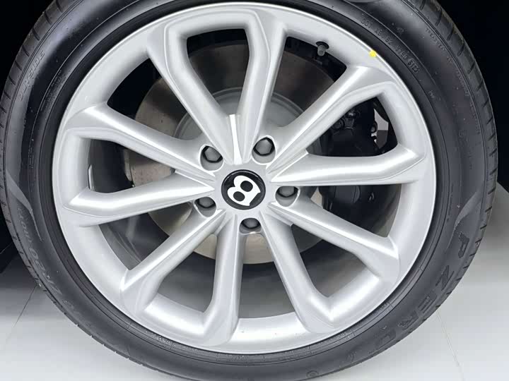 Фото 6 - Bentley Flying Spur