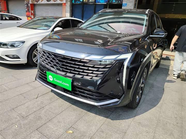 Фото 1 - Geely Atlas L