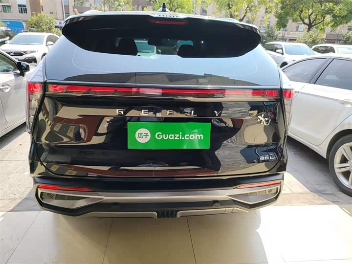 Фото 6 - Geely Atlas L