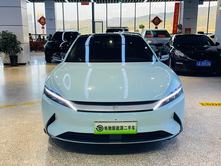 Фото 2 - BYD Han