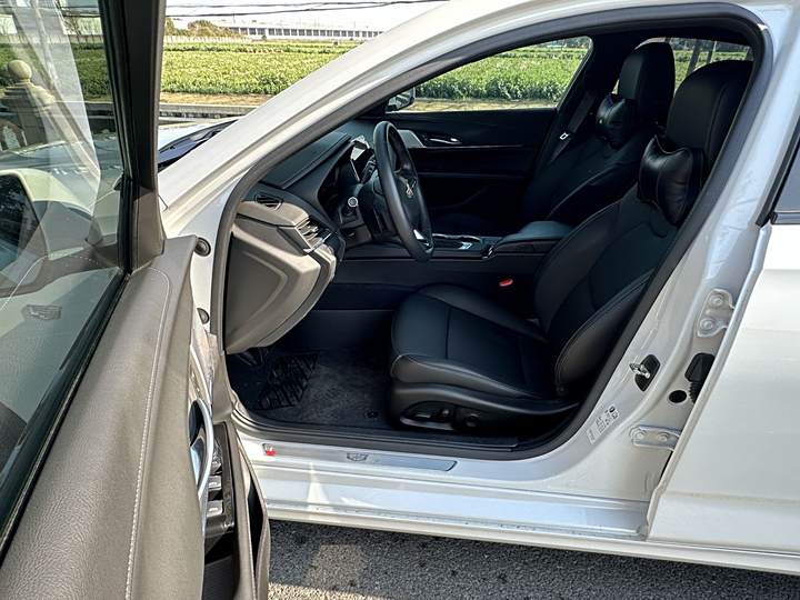 Фото 12 - Cadillac CT4