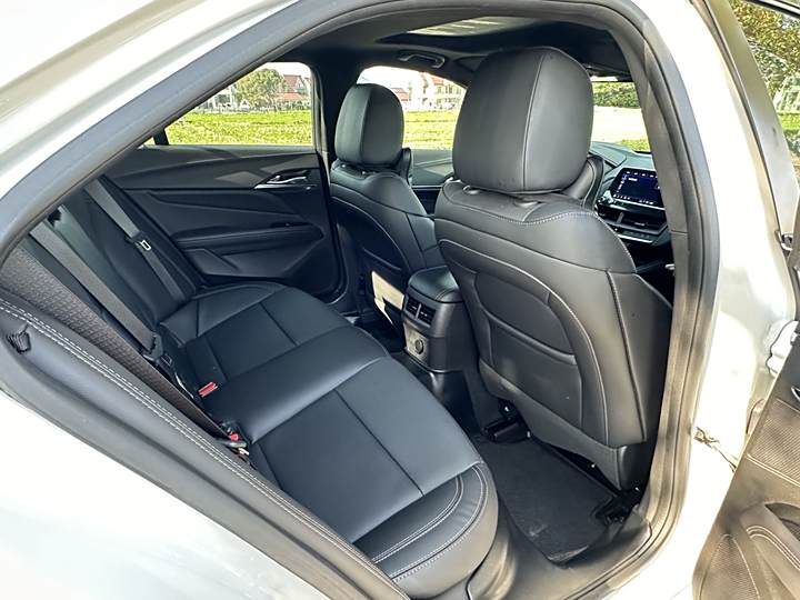 Фото 15 - Cadillac CT4