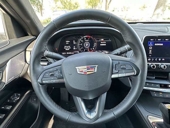 Фото 18 - Cadillac CT4