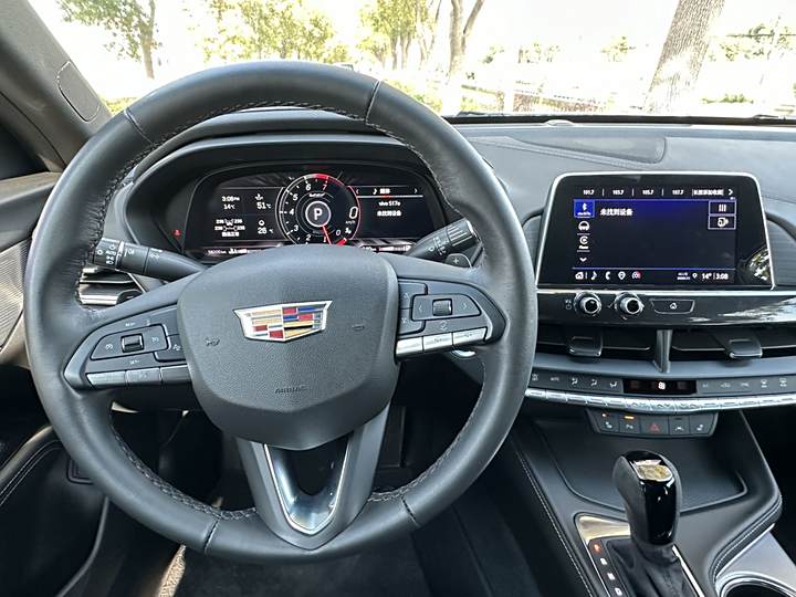 Фото 19 - Cadillac CT4