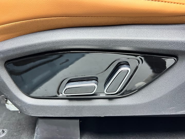 Фото 9 - BYD Tang Hybrid/EV