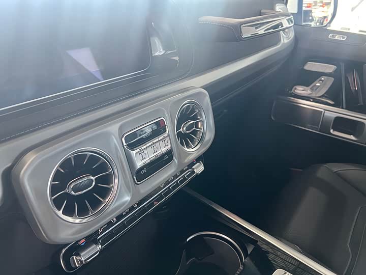 Фото 17 - Mercedes-Benz G-Class AMG