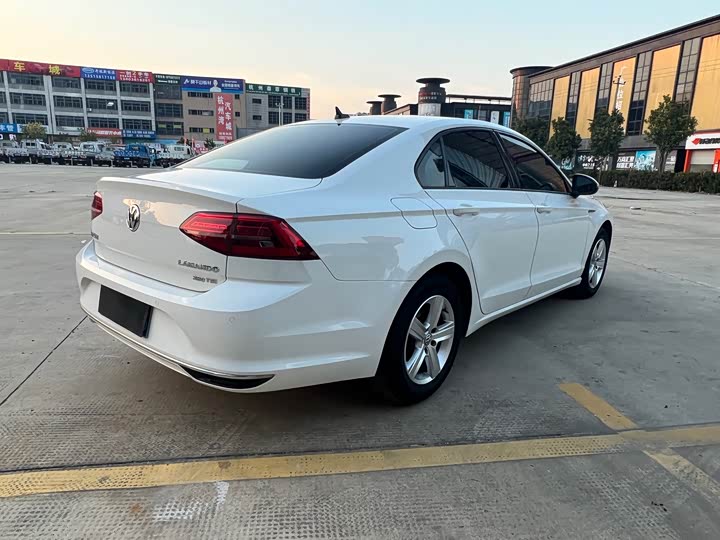 Фото 8 - Volkswagen Lamando L