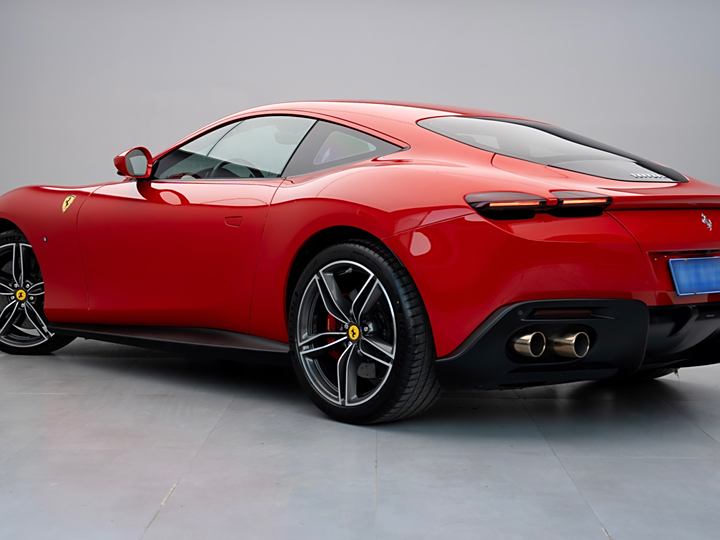 Фото 14 - Ferrari Roma