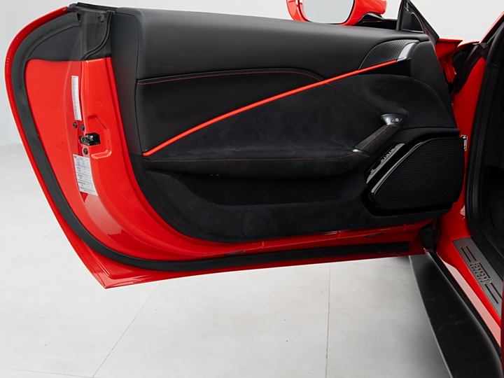 Фото 5 - Ferrari Roma