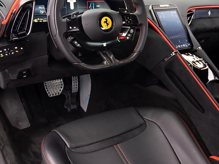 Фото 7 - Ferrari Roma