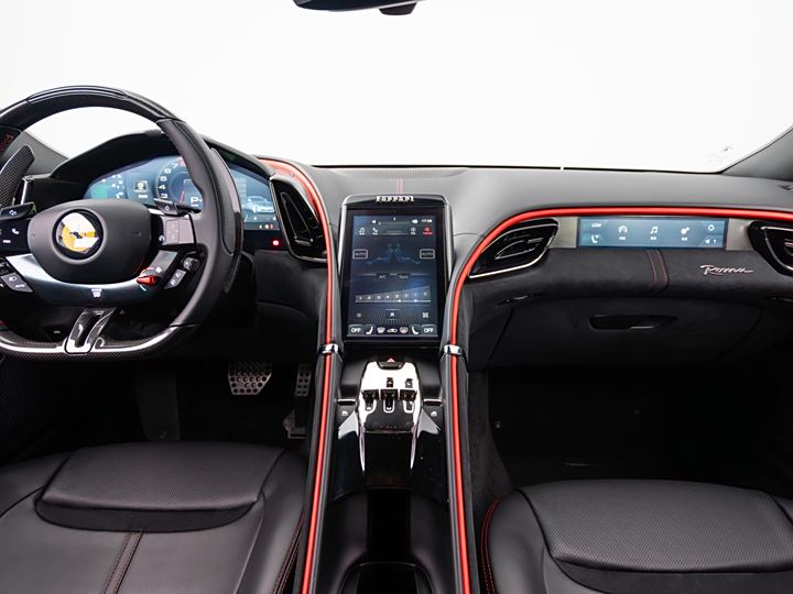 Фото 9 - Ferrari Roma