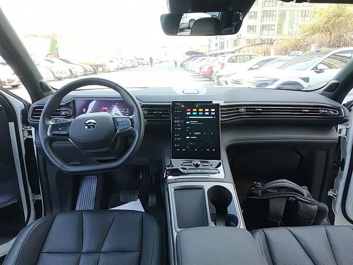 Фото 10 - Nio ES8