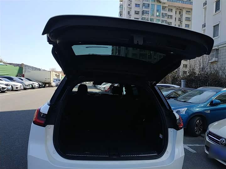 Фото 19 - Nio ES8