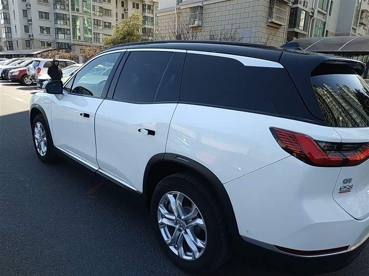 Фото 5 - Nio ES8