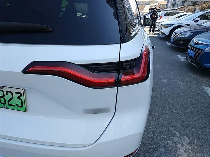 Фото 8 - Nio ES8